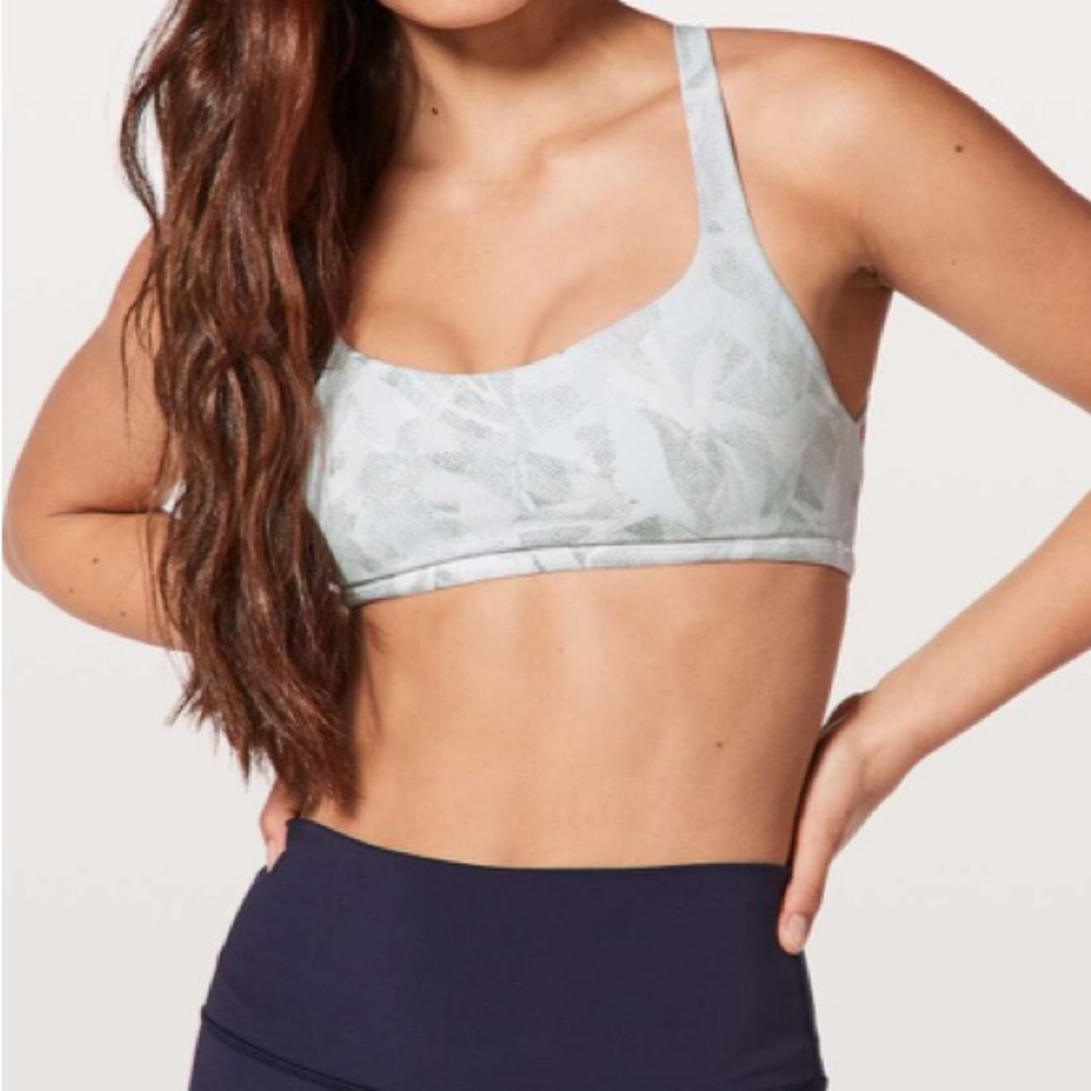 lululemon Free To Be Bra (Wild) size 6 in Jasmine White Multi